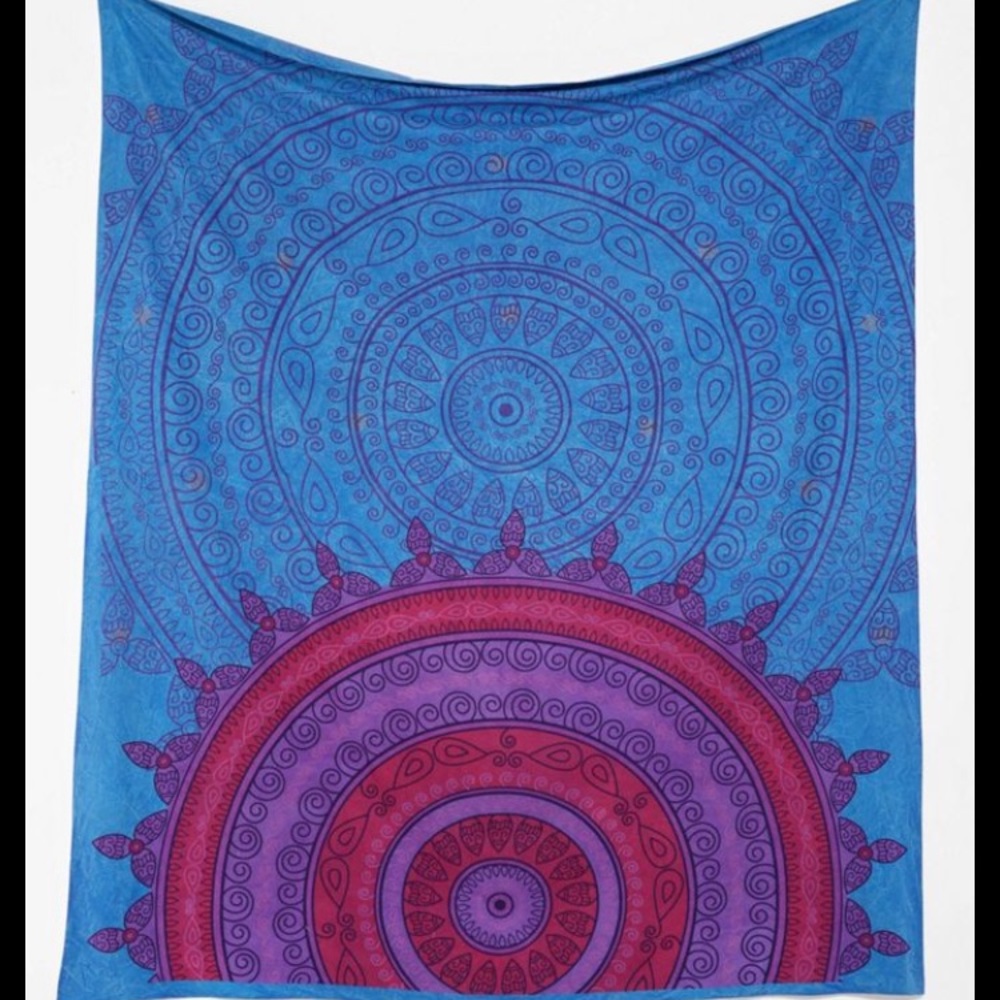 Sunrise madallian tapestry -urban outfitters